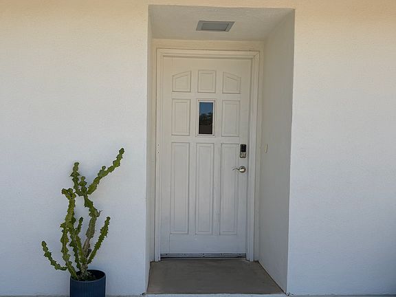4th image of 74355 Cottonwood Dr