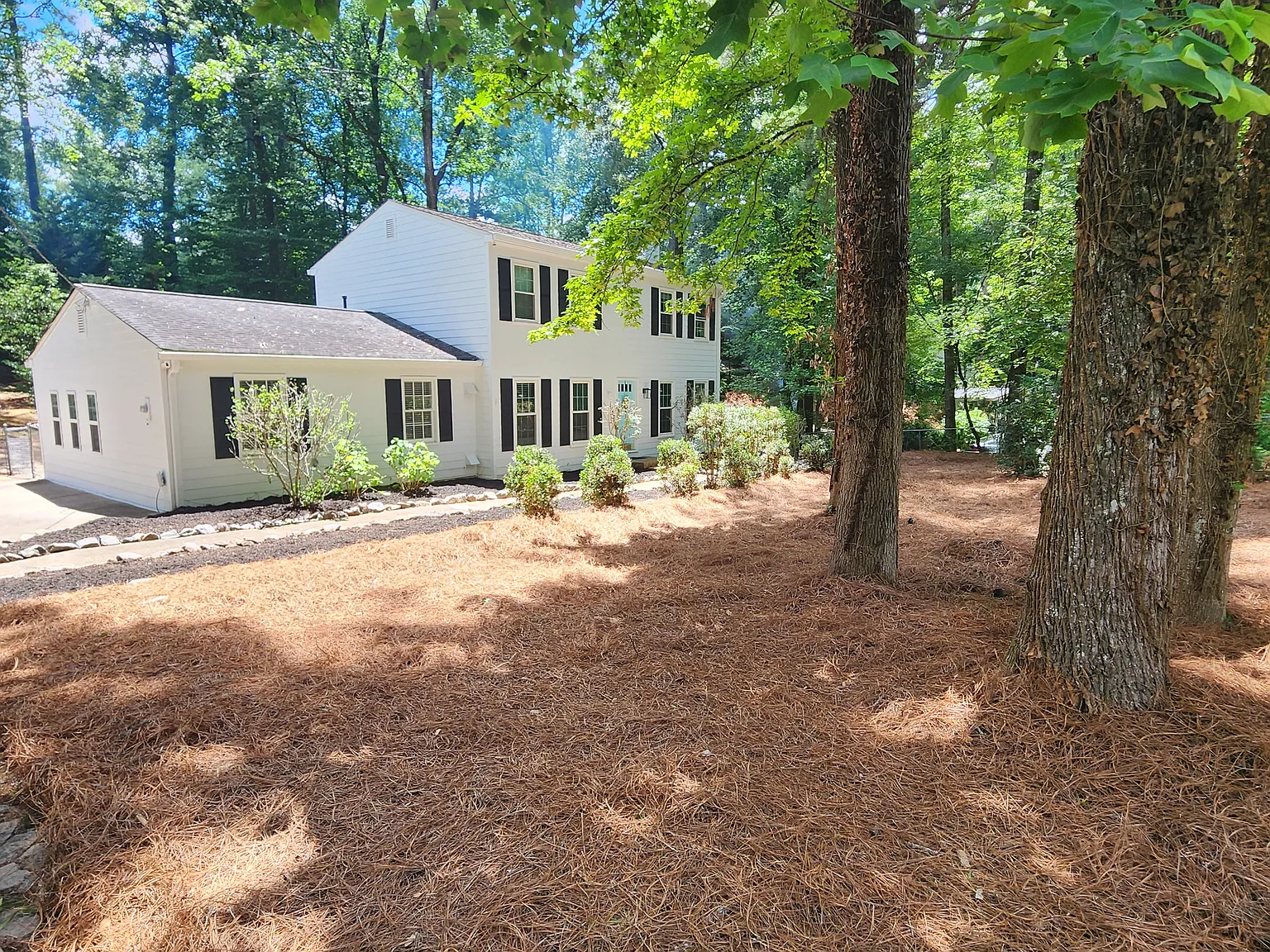 4 bed, 2.5 bath, 1900 sqft, $3,100 — Photo 3