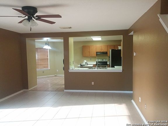 3rd image of 8022 Chestnut Blue Dr