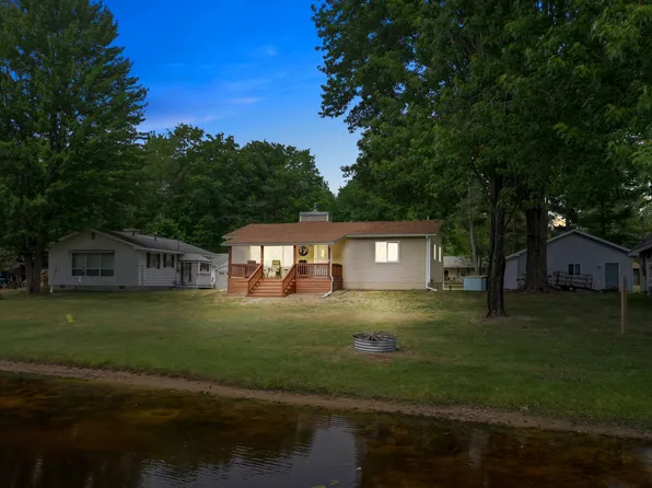 117 Briarwood Dr, Prudenville, MI 48651