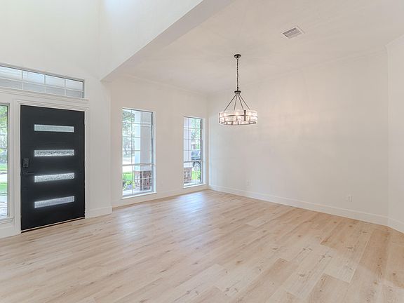 5th image of 1323 Arden Forest Dr
