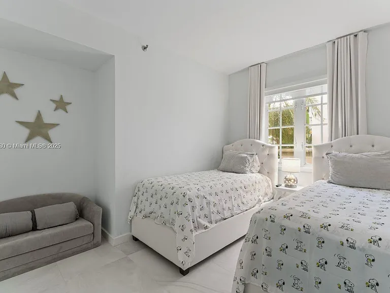 19217 Fisher Island Dr #19217 — Photo 27
