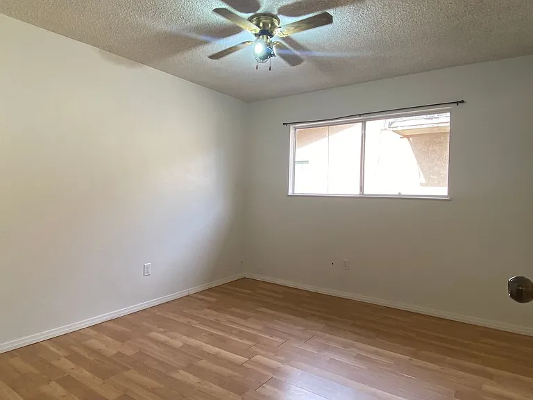 236 S Sunland St — Photo 7