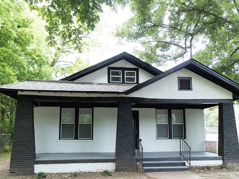1719 Holman Ave — Photo 1