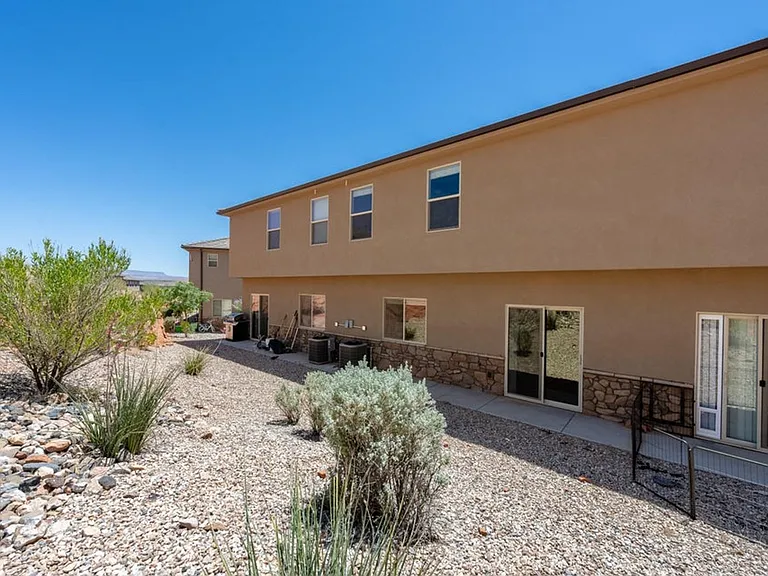 290 W Buena Vista Blvd #13 — Photo 23