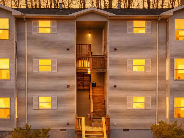 200 Stewart Ln APT 10, Morgantown, WV 26505