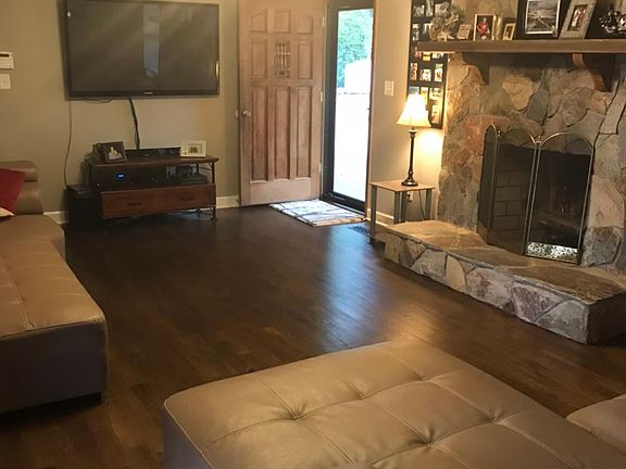 5th image of 3121 Lakeside Cir