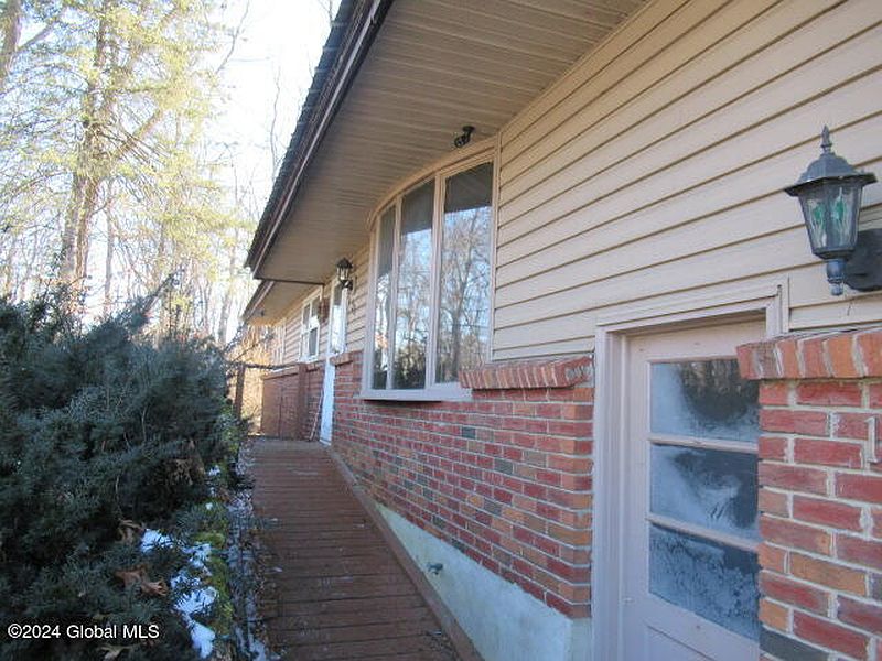 5th image of 31 Evans Road