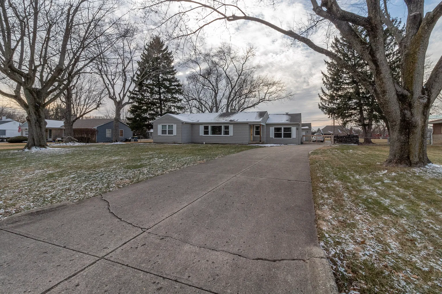6552 Lockwood Ln photo 1