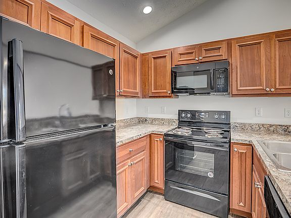 4th image of 1205 Sparta Dr