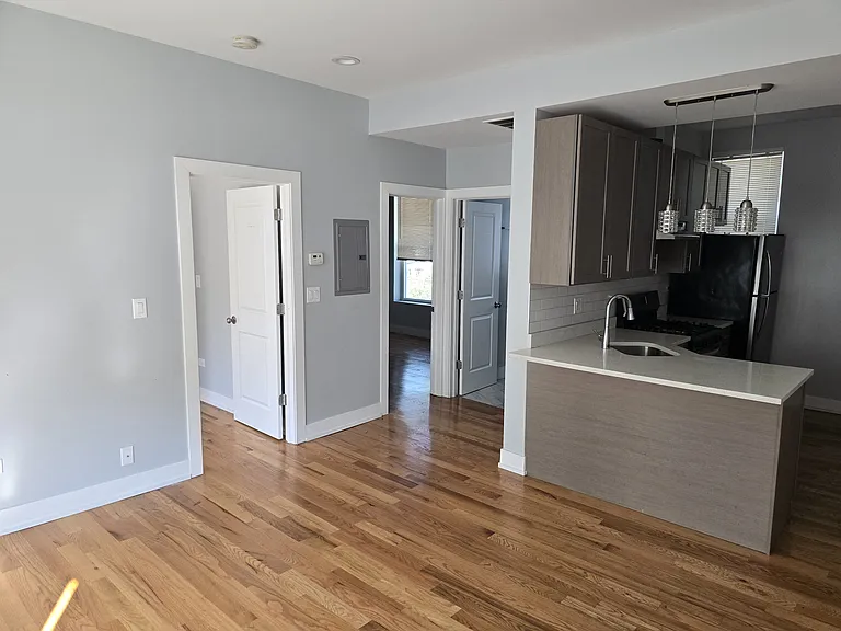 1742 W 66th St — Photo 9