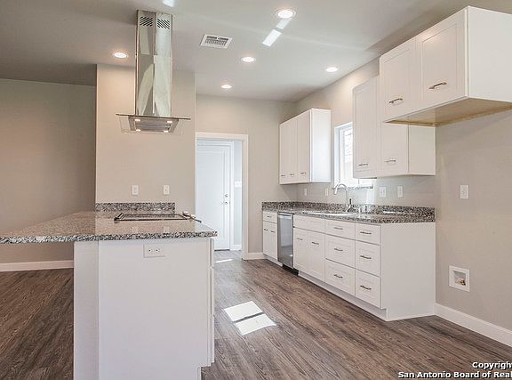 4th image of 836 Garden Meadow Dr