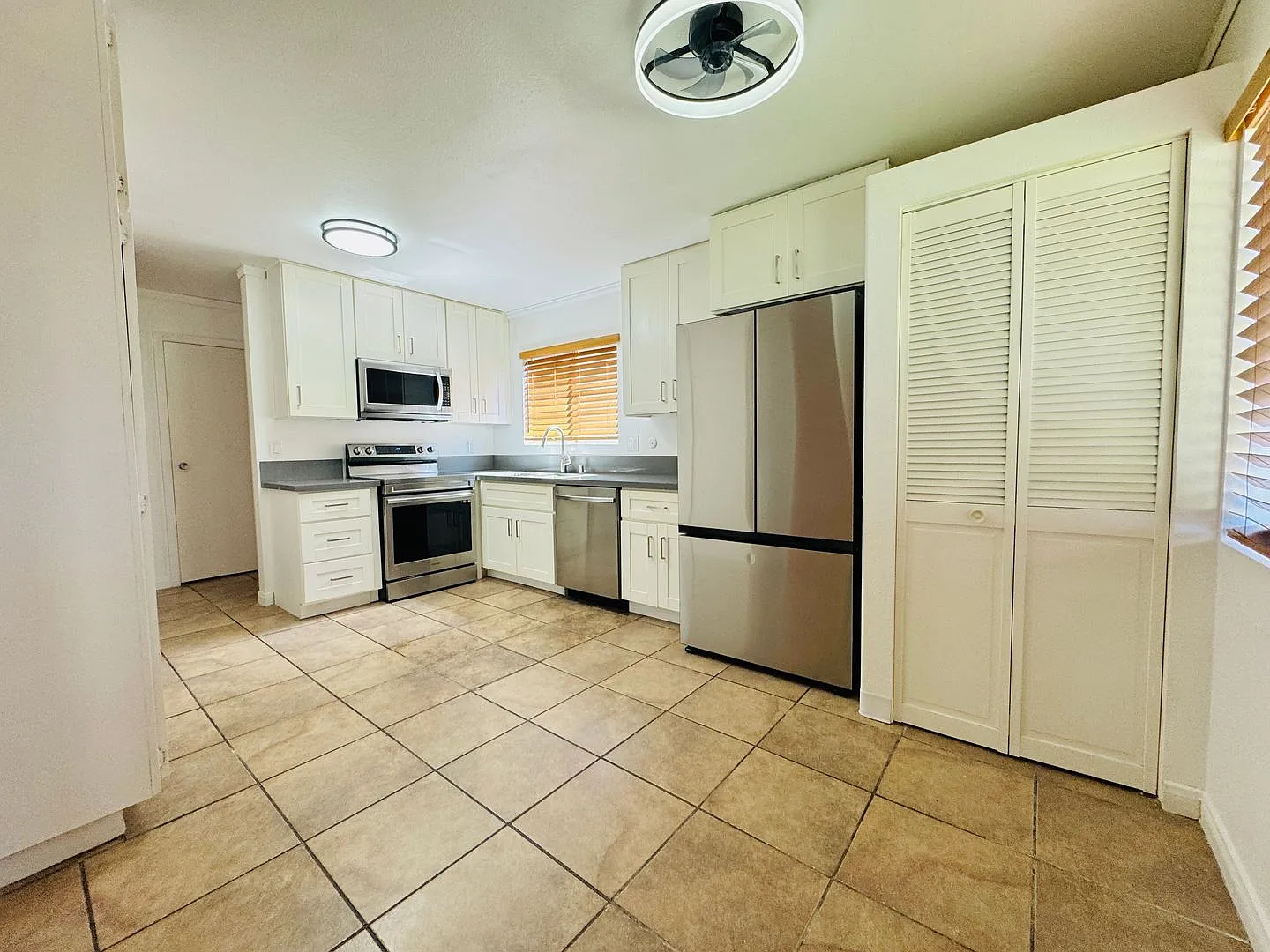Spacious 2BD/2BA Condo in Del Cerro near SDSU - Available Now! - Only $2,795/mo! — Photo 3