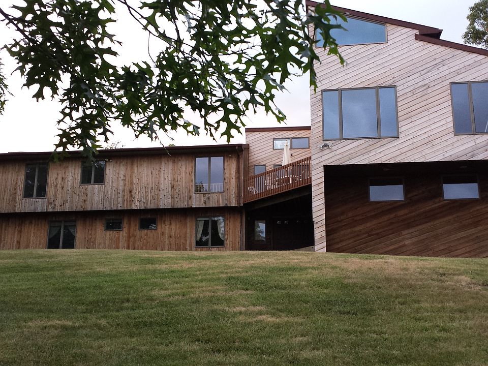1st image of 61 Halley Dr