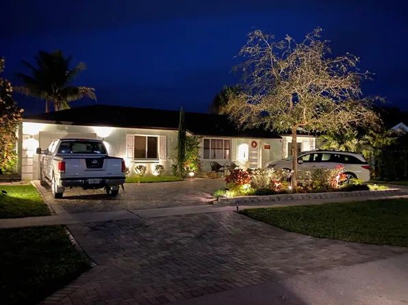 19601 Carolina Cir, Boca Raton, FL 33434