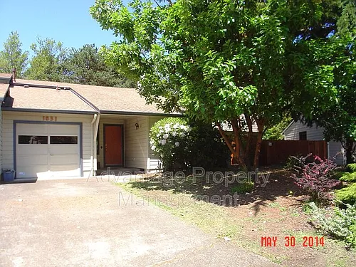 1831 NW Grant Cir Photo 1 1831 NW Grant Cir Photo 1
