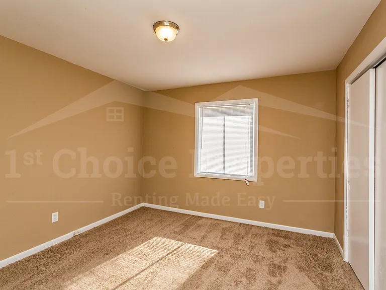 1332 Lake Ln NE — Photo 14