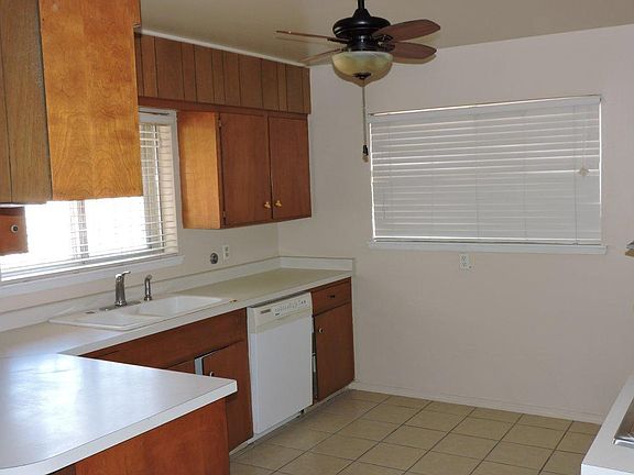 3rd image of 6452 Morningside Cir