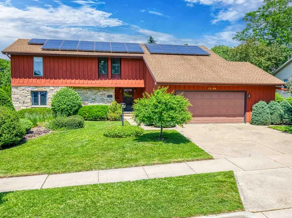 1334 W Cloverdale Dr, Appleton, WI 54914