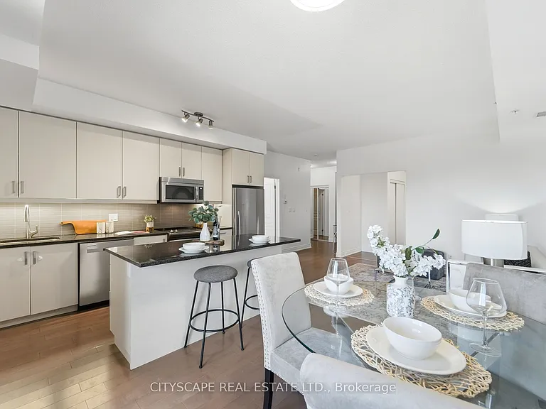 3170 Erin Mills Pkwy #429 — Photo 11