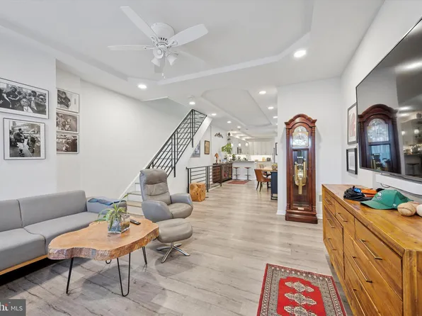 725 S 55th St, Philadelphia, PA 19143