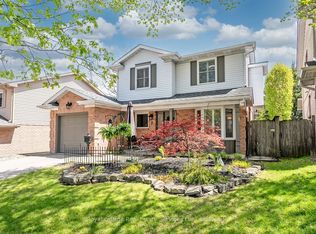 7 Knollwood Ct, Hamilton, ON L9H 7A4