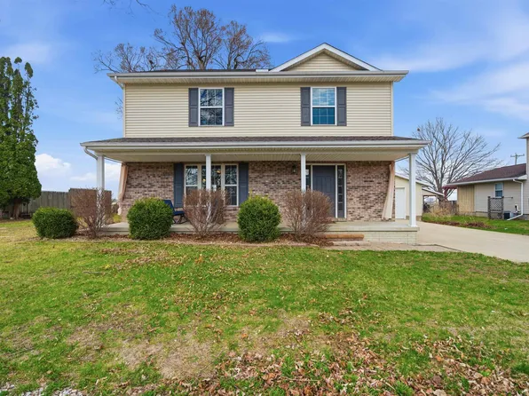 105 E Clinton St, Toulon, IL 61483