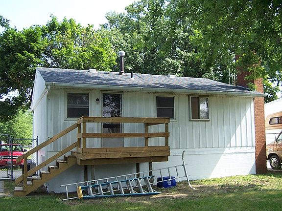 2nd image of 857 Savannah Dr