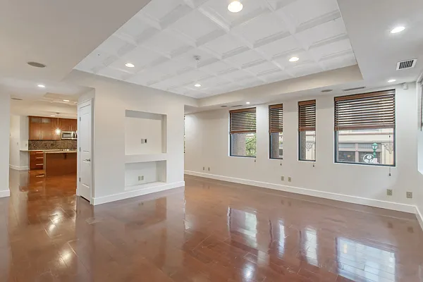 333 S Salina St #1 — Photo 6