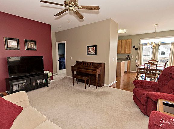 5th image of 610 Schubert St