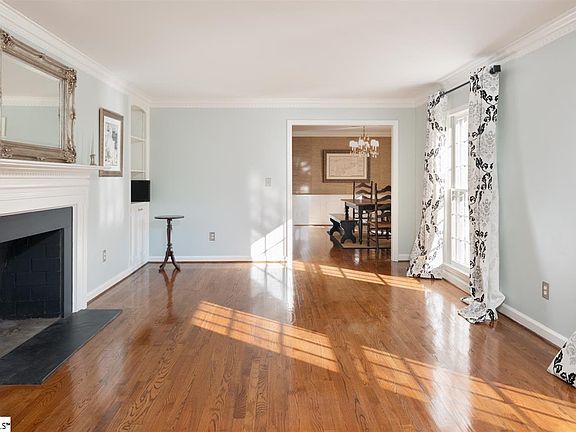 4th image of 139 W Seven Oaks Dr
