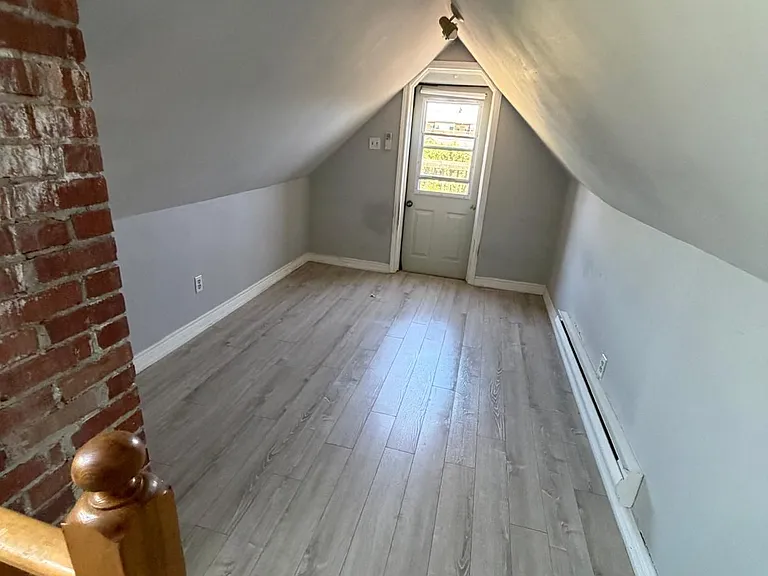 677 Durie St #4 — Photo 10