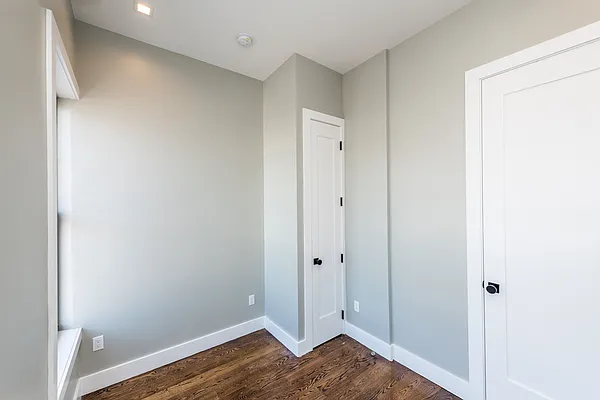 Rented by Nooklyn NYC LLC | media 32