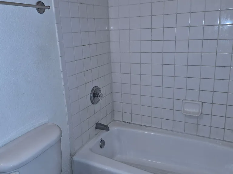 321 Robinson Ave #3 — Photo 8