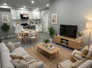 15 Walmer Rd #207, Toronto, ON M5R 2X1