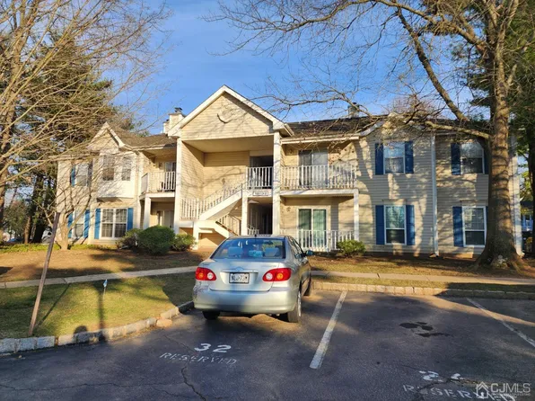28 Opal Ct #34, Franklin Park, NJ 08823