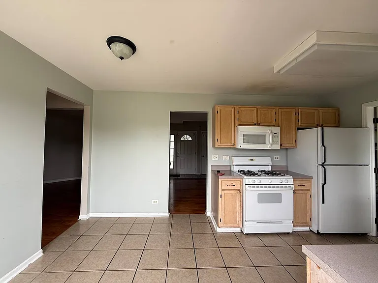 725 Daybreak Ln — Photo 10