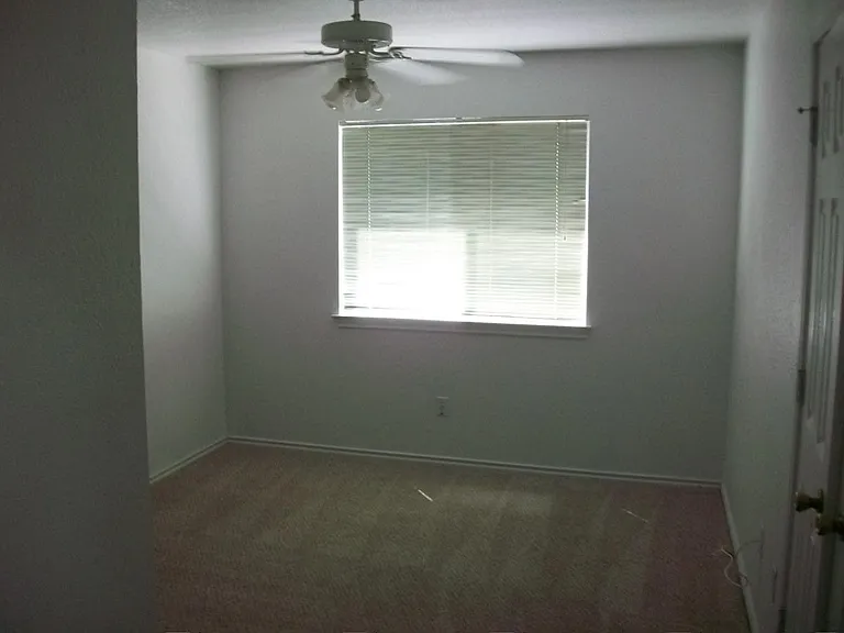 122 Cedargrove St — Photo 7
