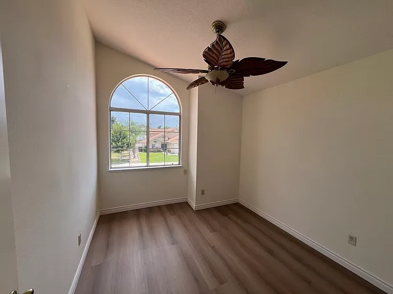 19356 Lambeth Ct — Photo 14