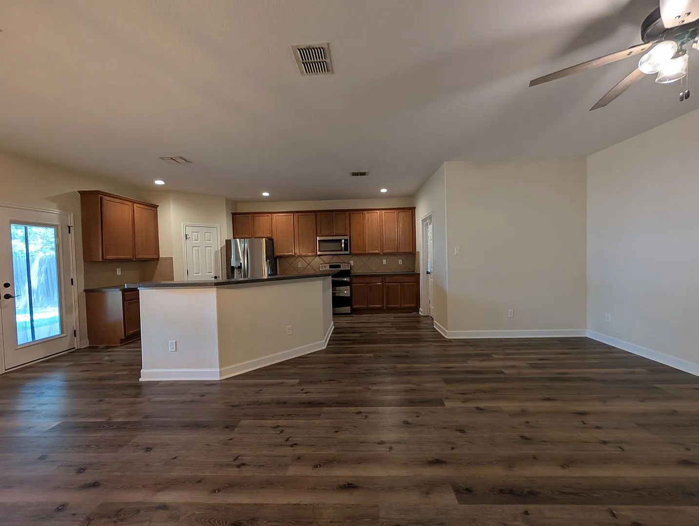 Walk to Fischer Park / Updated 3/2/2 in North Park Meadows / Fridge / Large Covered Back Patio / ... — Photo 3