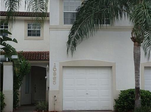 3rd image of 10965 NW 62nd Ter