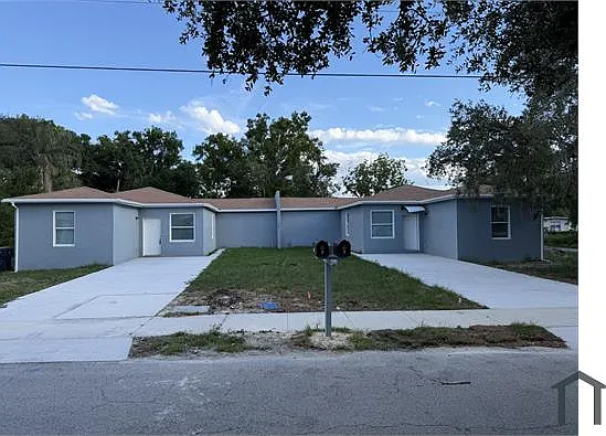 3 bed, 1350 sqft, $2,400 — Photo 2