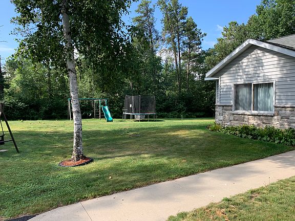 3rd image of 2121 Grotte Ave NE