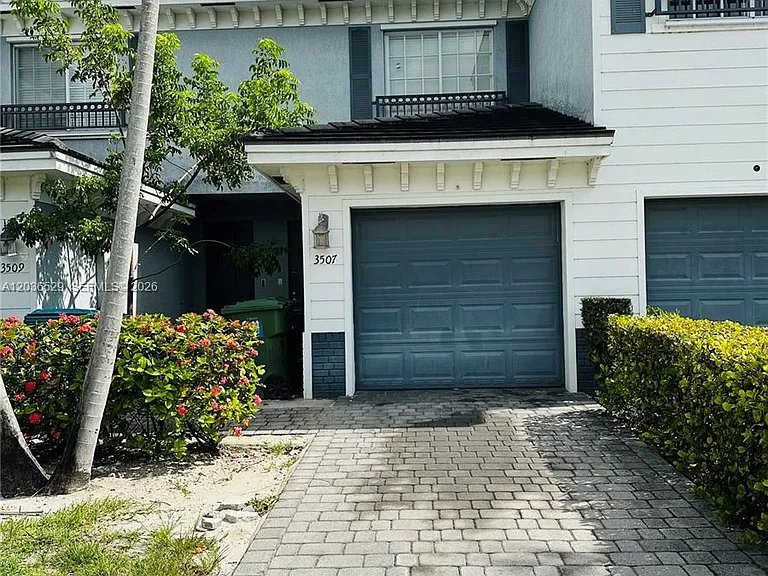 3507 NW 13th St #3507 — Photo 1