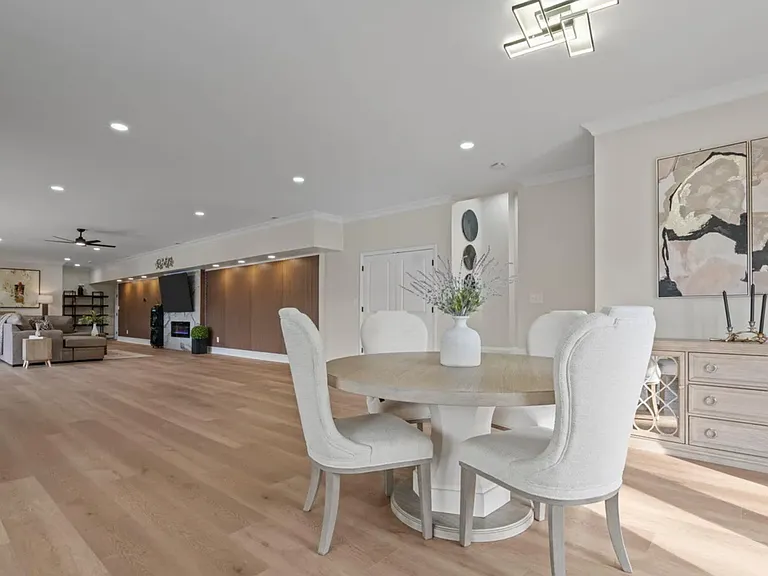 704 Russell St — Photo 18