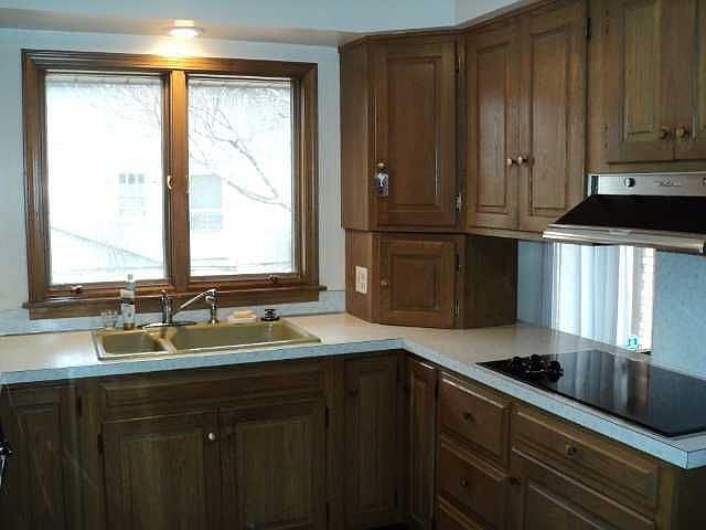 2nd image of 215 E Wayne St