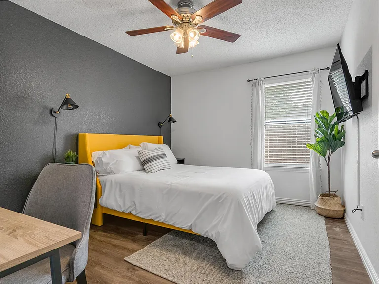 501 Kelley Ct — Photo 12