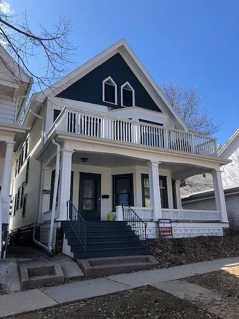 2 bed, 1000 sqft, $1,900 — Photo 1