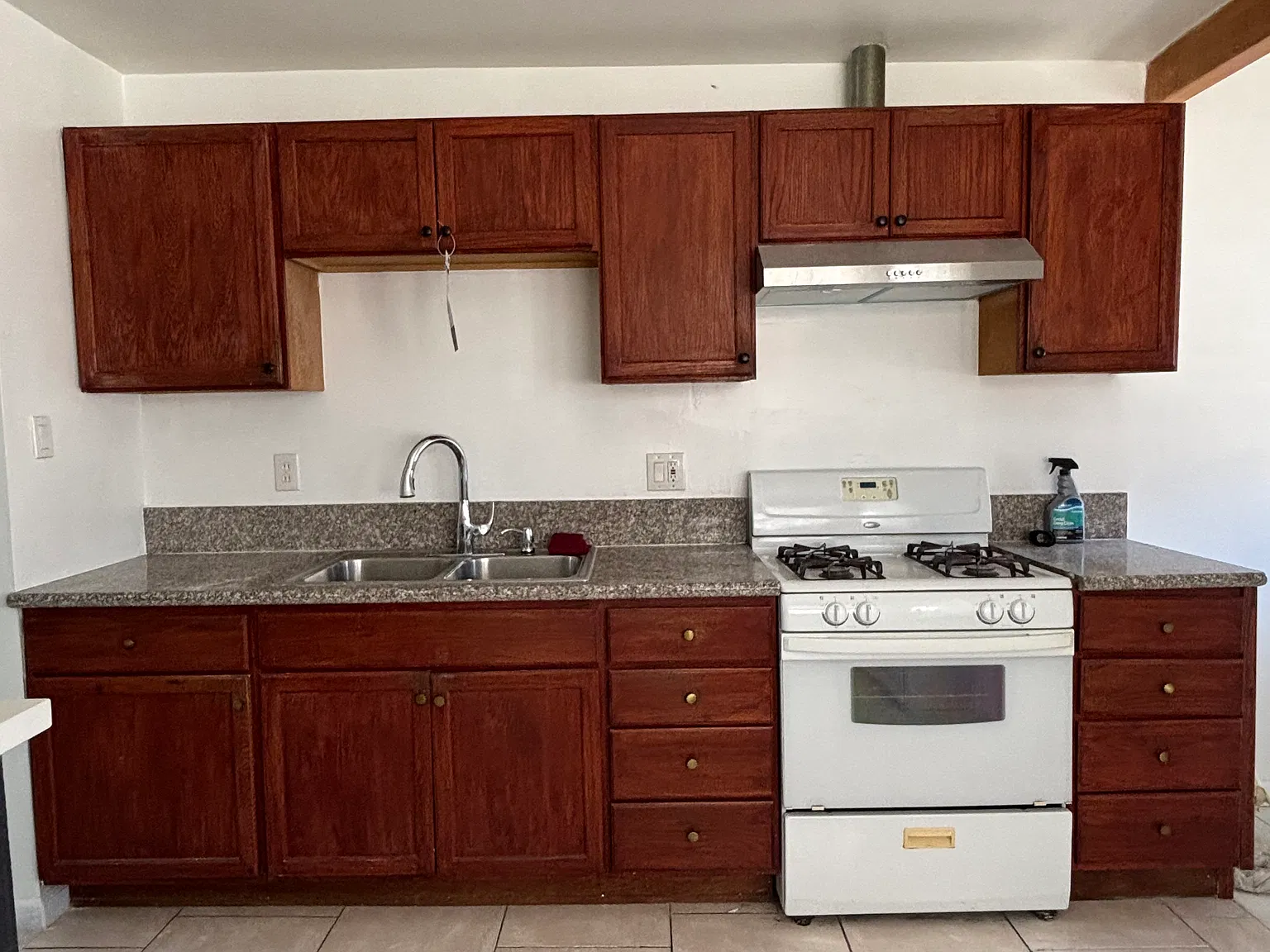 2 bed, 750 sqft, $2,450 — Photo 3