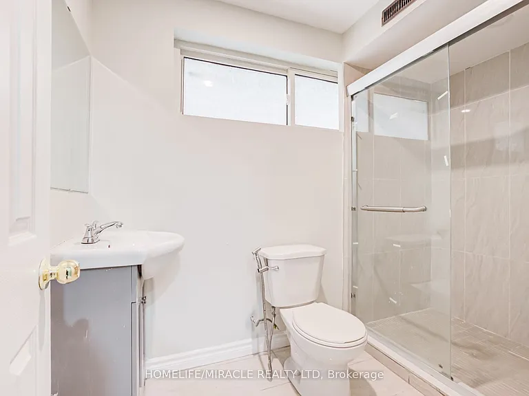 122 Ormond Dr — Photo 38